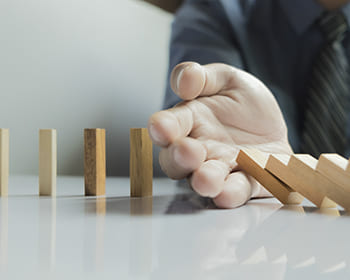 Consulente per il mantenimento del Sistema di Gestione Consulente ISO durante una riunione operativa